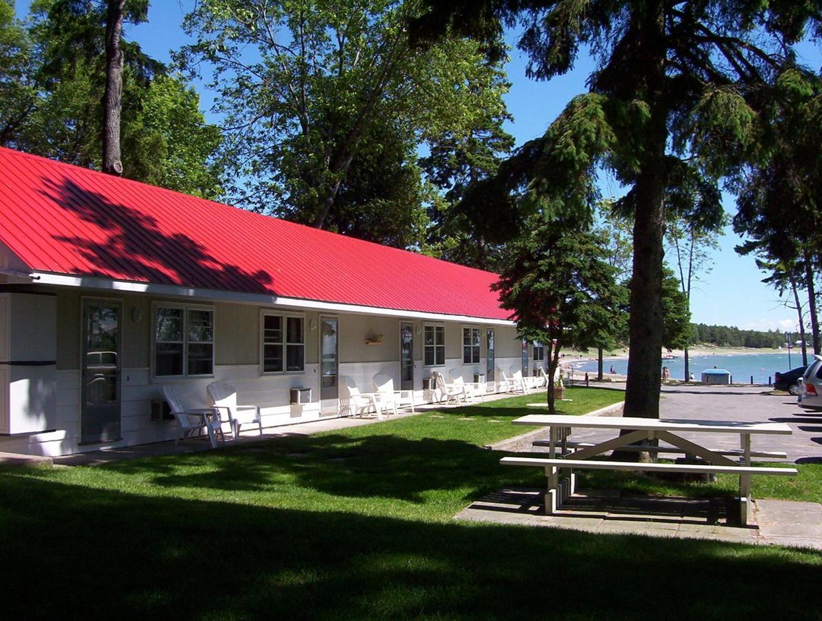 Balm Beach Resort And Motel Habitación foto